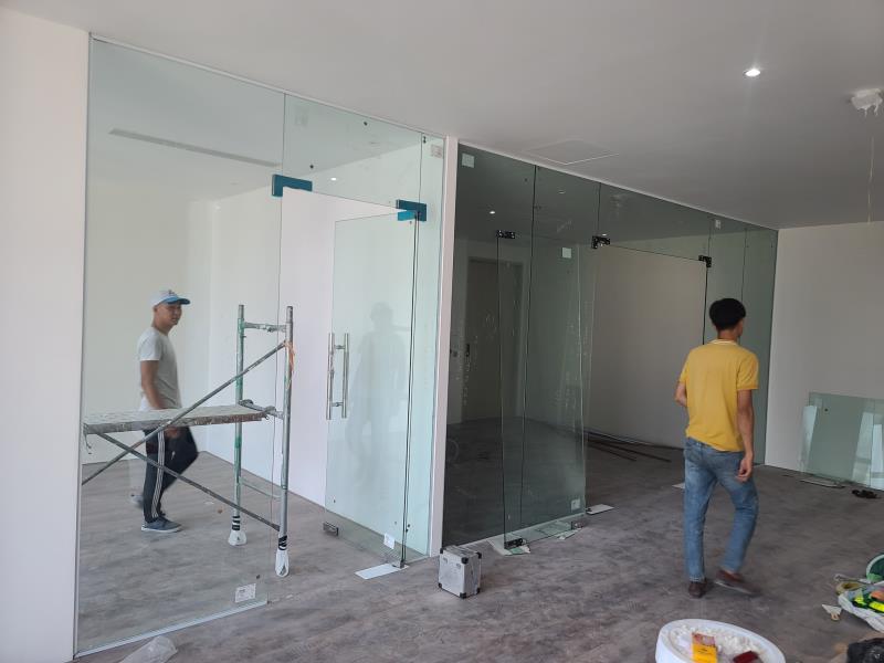 BÁO GIÁ SỬA CHỮA, THAY THẾ MÁI KÍNH, VÁCH KÍNH, CỬA NHÔM KÍNH, BẢN LỀ CỬA TẠI HÀ NỘI NĂM 2025
